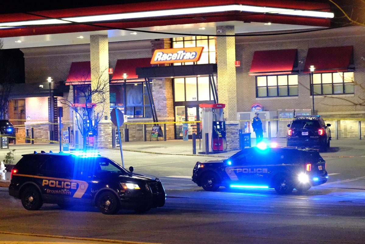 BrookhavenGaPD have set up a crime scene at the RaceTrac on Clairmont Road. 