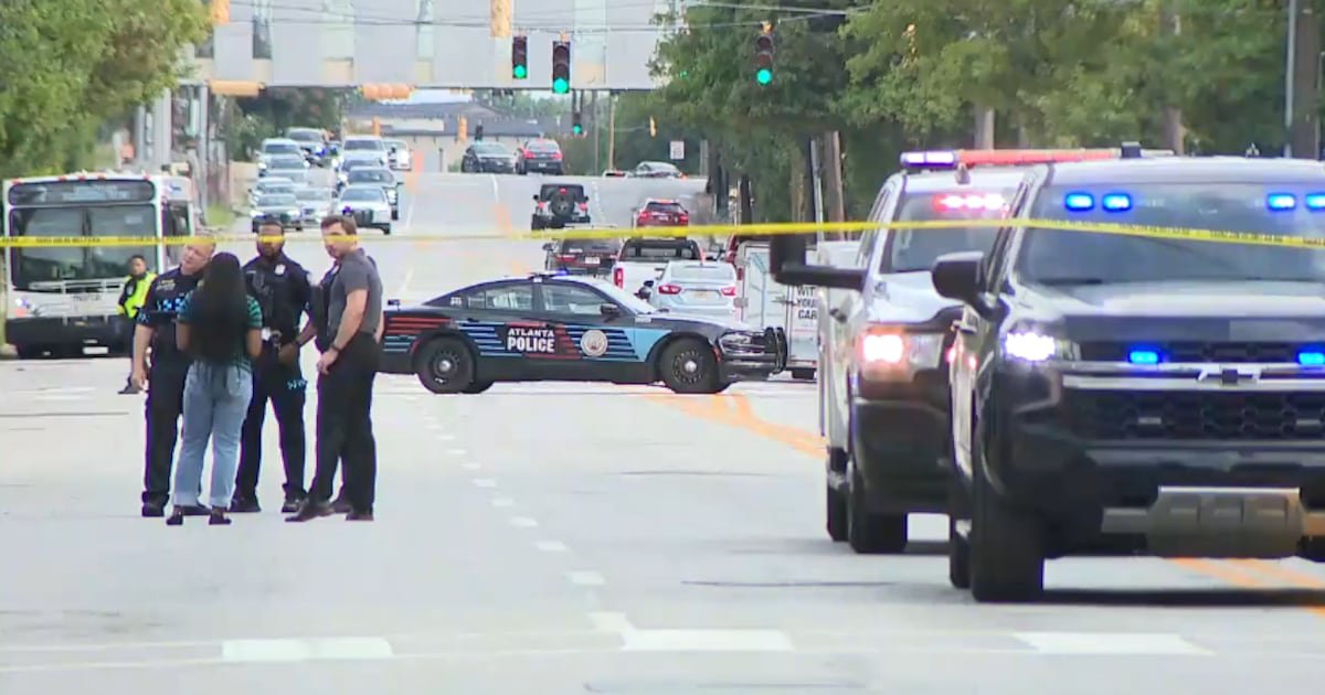 Teens charged after shooting leaves 1 dead, 3 injured at Atlanta apartment complex